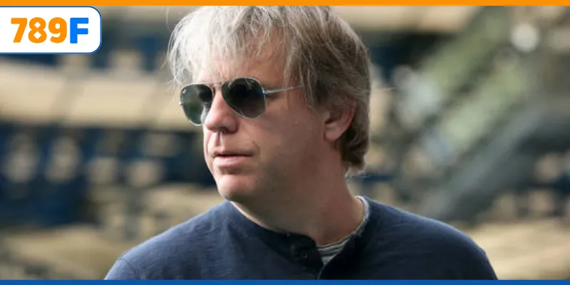 Fan trải nghiệm dự đoán kết quả trận đấu và cá cược trực tuyến.