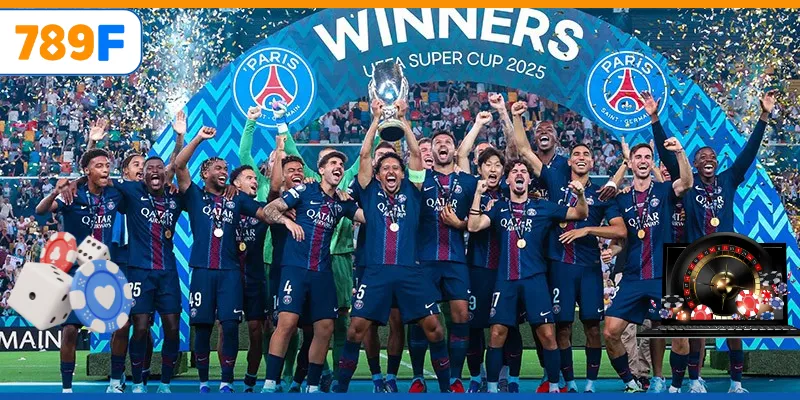 PSG nhận cup tại Parc des Princes mùa giải 2025/26