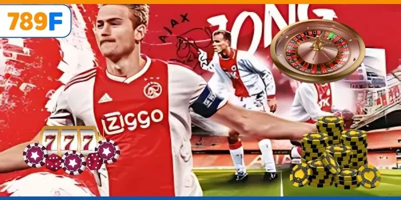 Tuyển thủ Ajax Amsterdam nổi bật trên sân cỏ